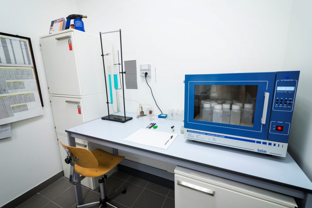 The CRICT Fibers lab – Incubator for the in vitro dissolution tests.